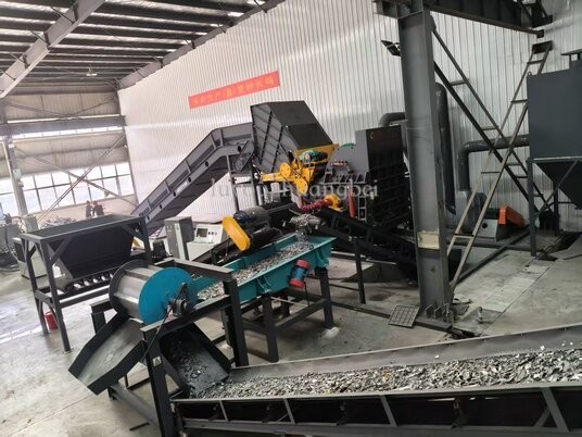 創(chuàng)新技術(shù)和全新智能軟件驅(qū)動(dòng)，精準(zhǔn)挑除輕物質(zhì)和金屬雜質(zhì)