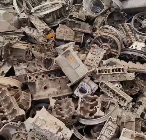 汽車機(jī)鋁配件破碎處理效果