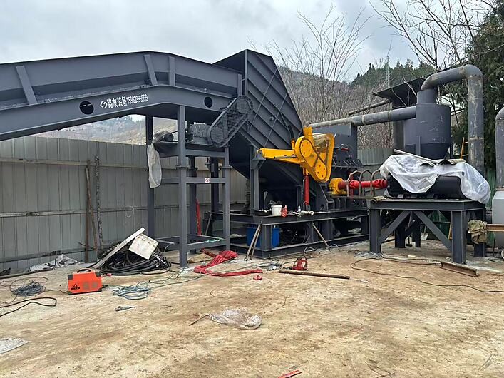 河南又一臺破碎線結束安裝任務，等待試機。